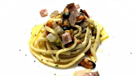 Spaghetti alla Chitarra Cacio Pepe e Cozze